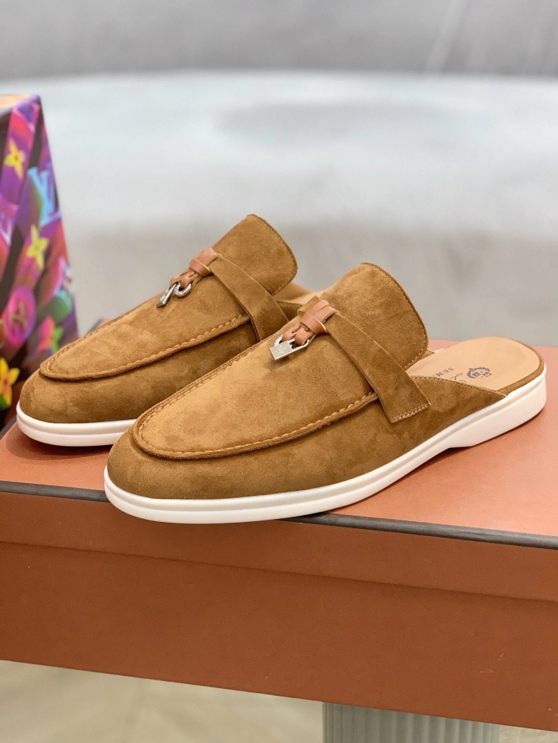 Fashionable Othxr Slippers 213560