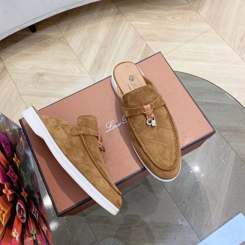 Fashionable Othxr Slippers 213560