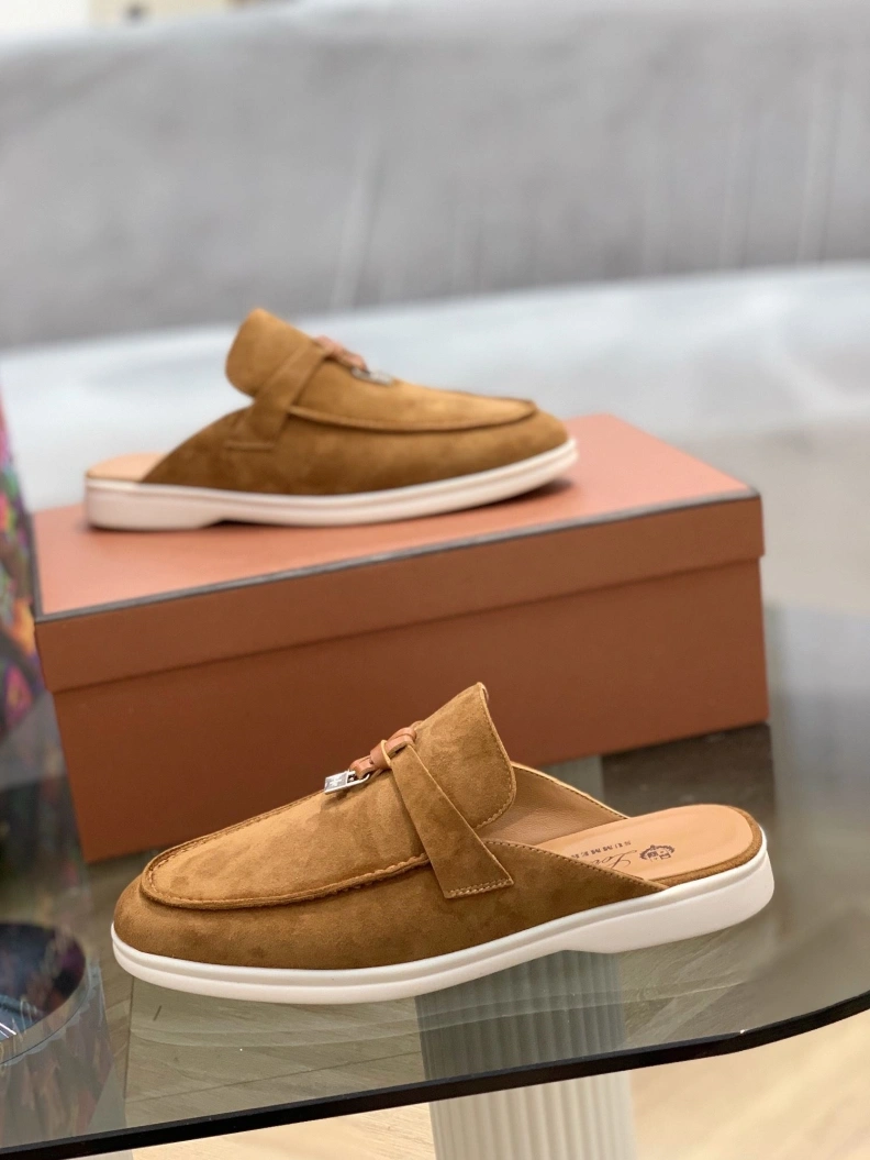 Fashionable Othxr Slippers 213560