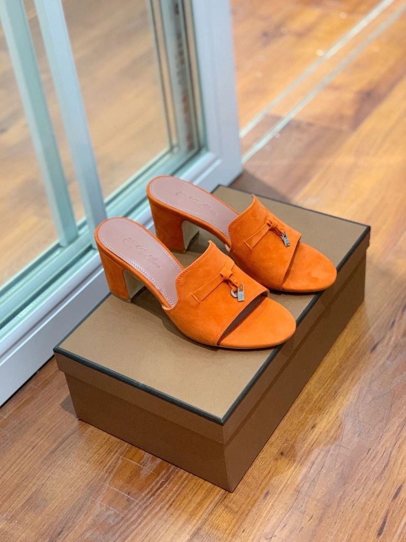 Versatile Othxr Slippers 213551