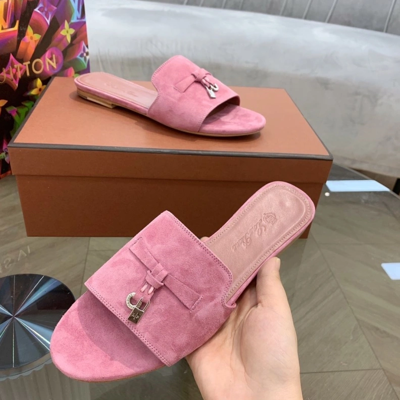 Fashionable Othxr Slippers 213547