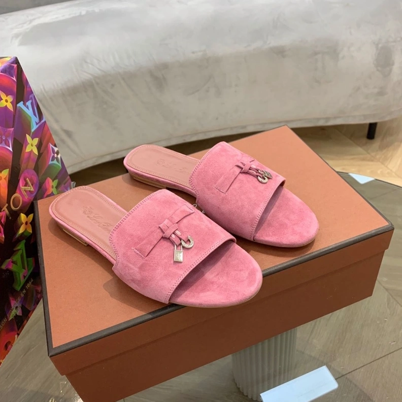 Fashionable Othxr Slippers 213547