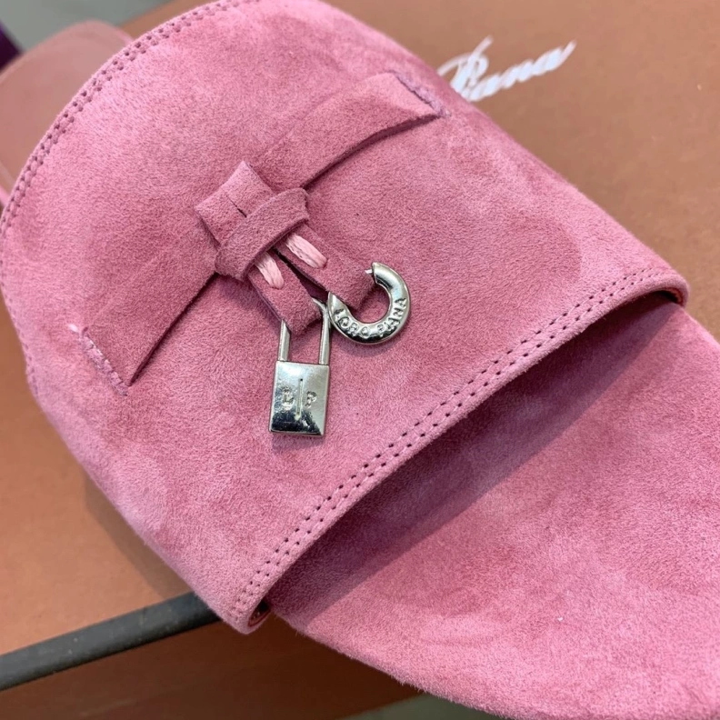 Fashionable Othxr Slippers 213547
