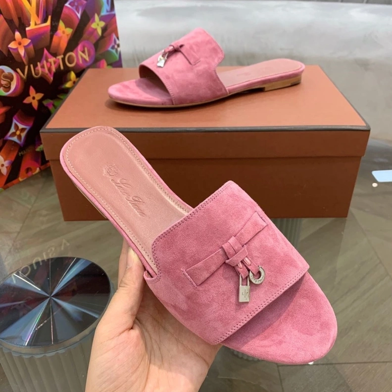 Fashionable Othxr Slippers 213547