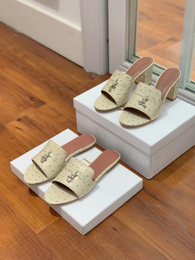 Modern Othxr Slippers 213540