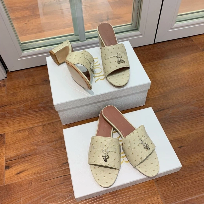 Modern Othxr Slippers 213540