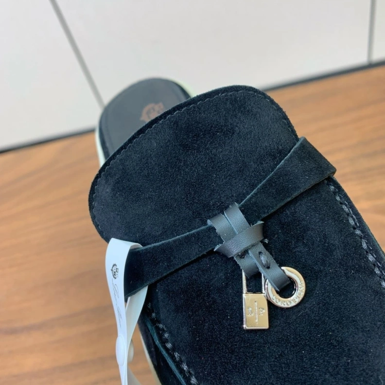 Trendsetting Othxr Slippers 213532