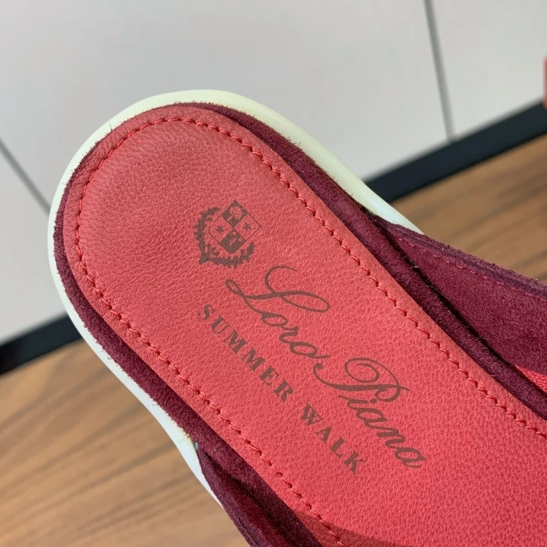 Resilient Othxr Slippers 213511