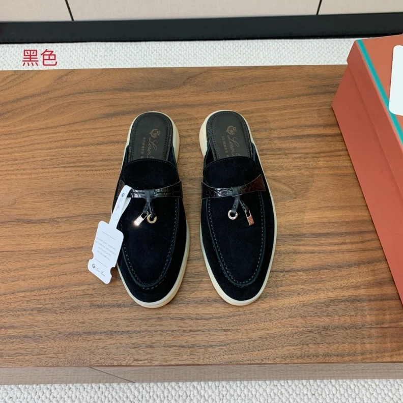 Durable Othxr Slippers 213500