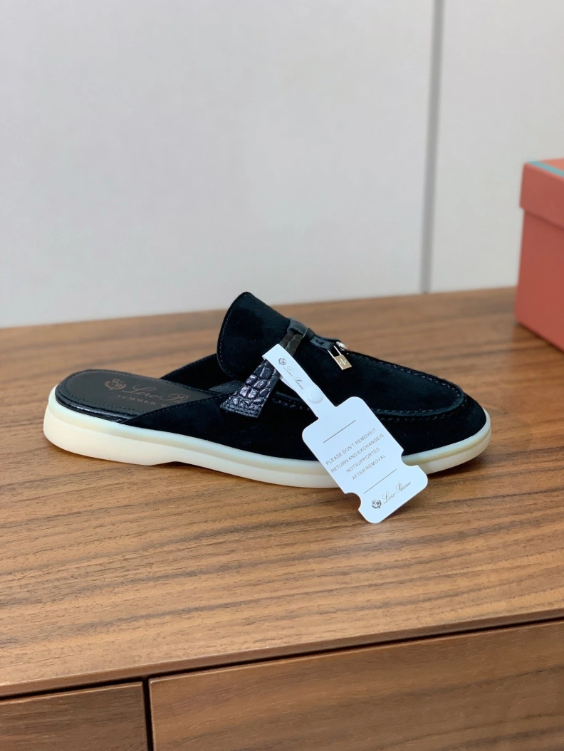 Durable Othxr Slippers 213500