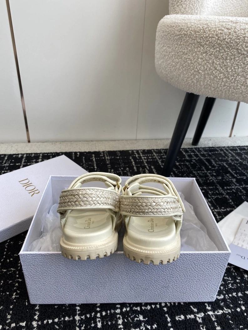 Chxnxl Sandals Resilient 121965