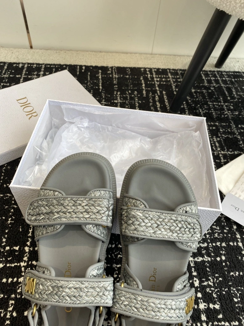 HighQuality Chxnxl Sandals 121968