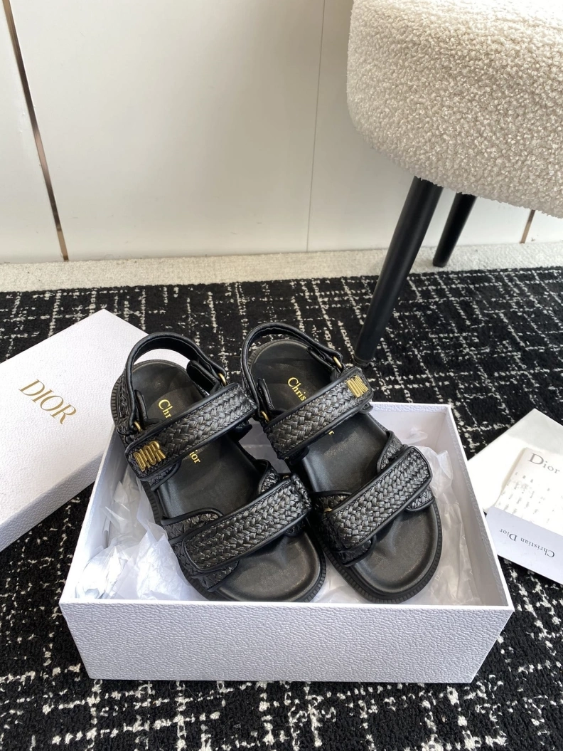 HighQuality Chxnxl Sandals 121966