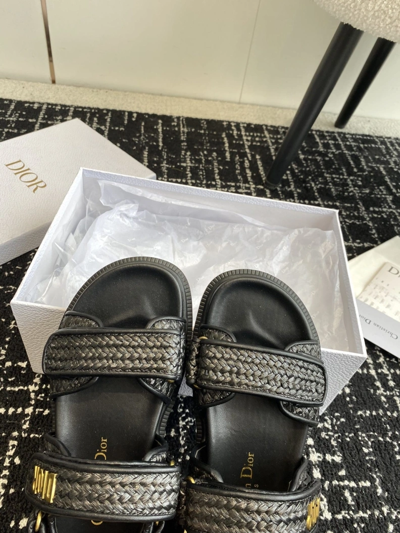 HighQuality Chxnxl Sandals 121966