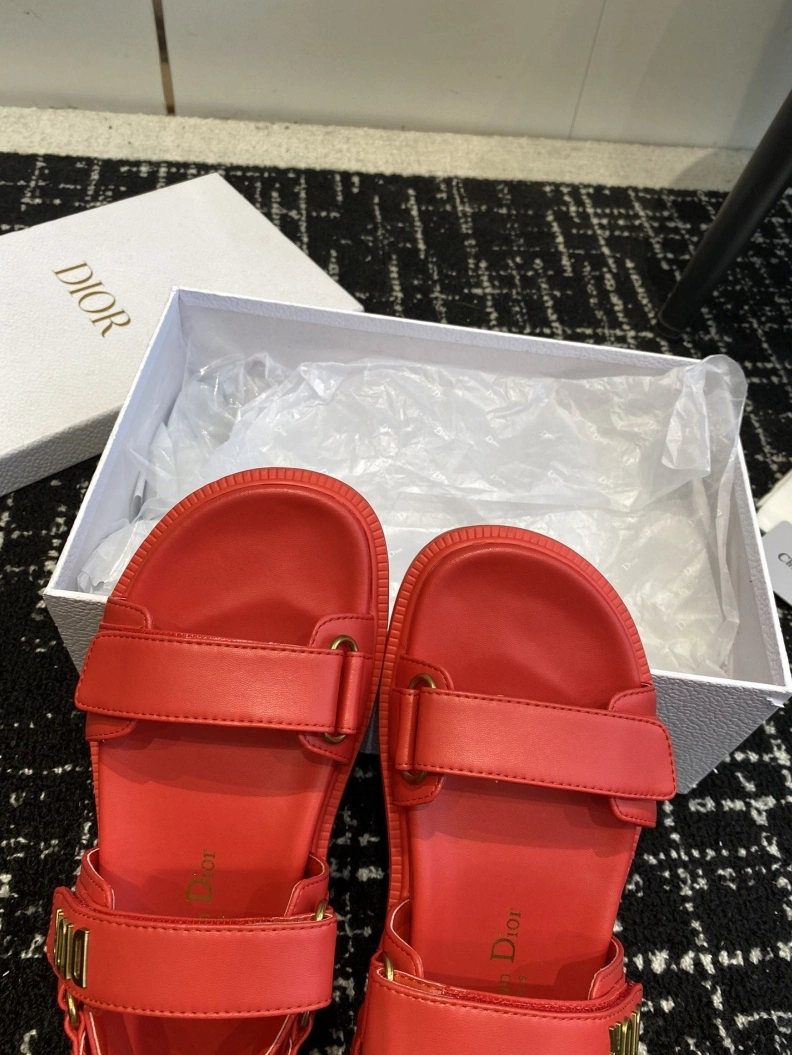Sleek Chxnxl Sandals 121957