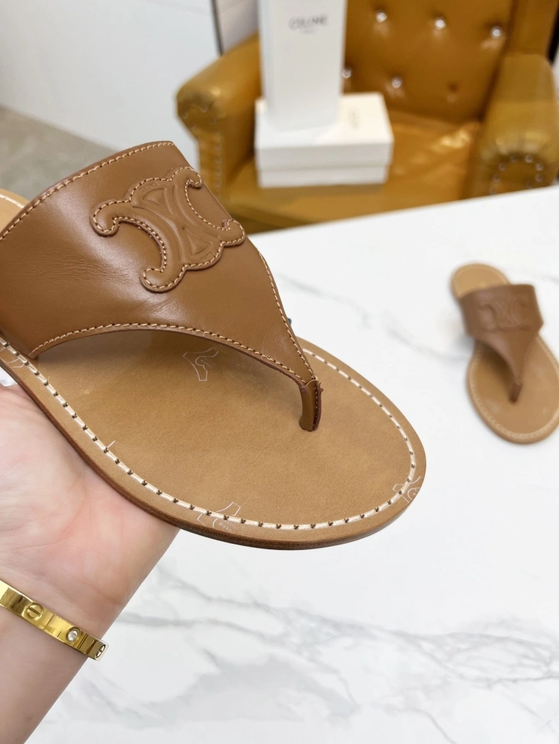 WellDesigned Cxlxne Slippers 116230