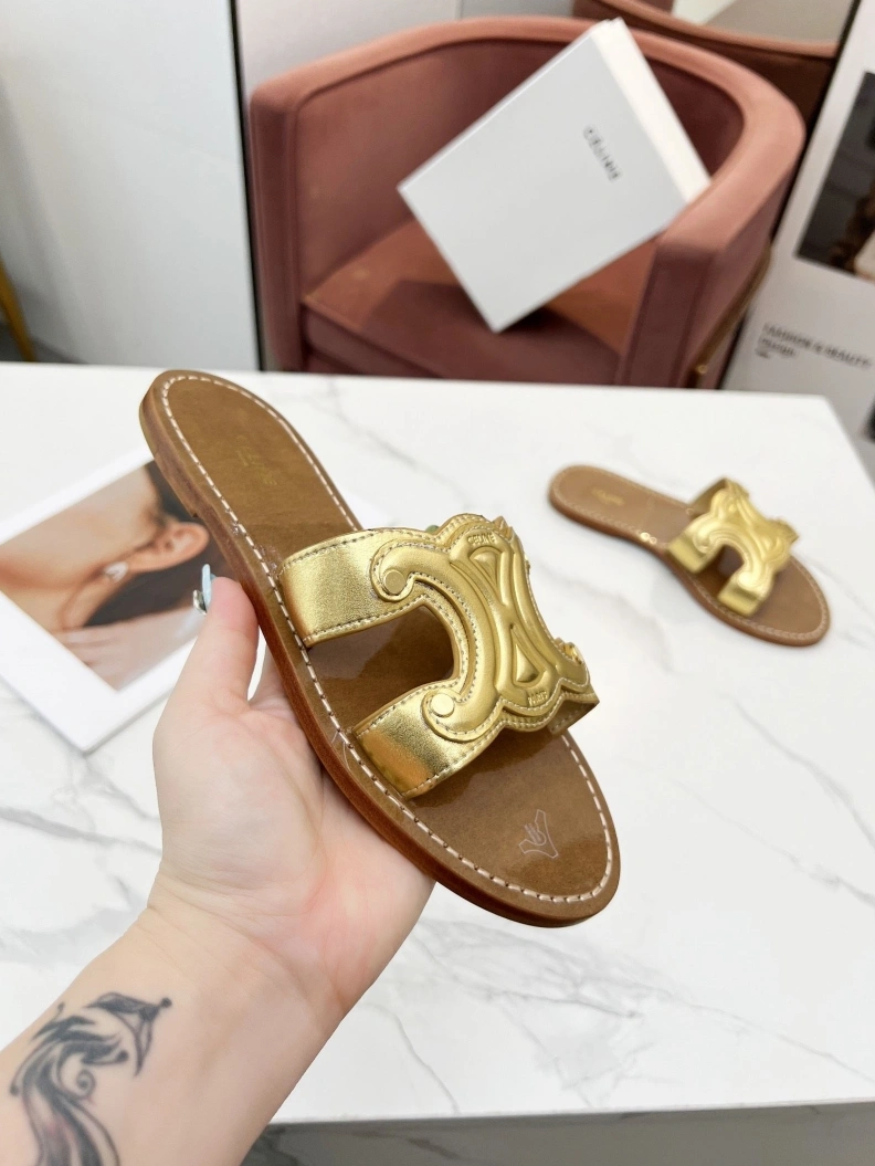 WellDesigned Cxlxne Slippers 116224