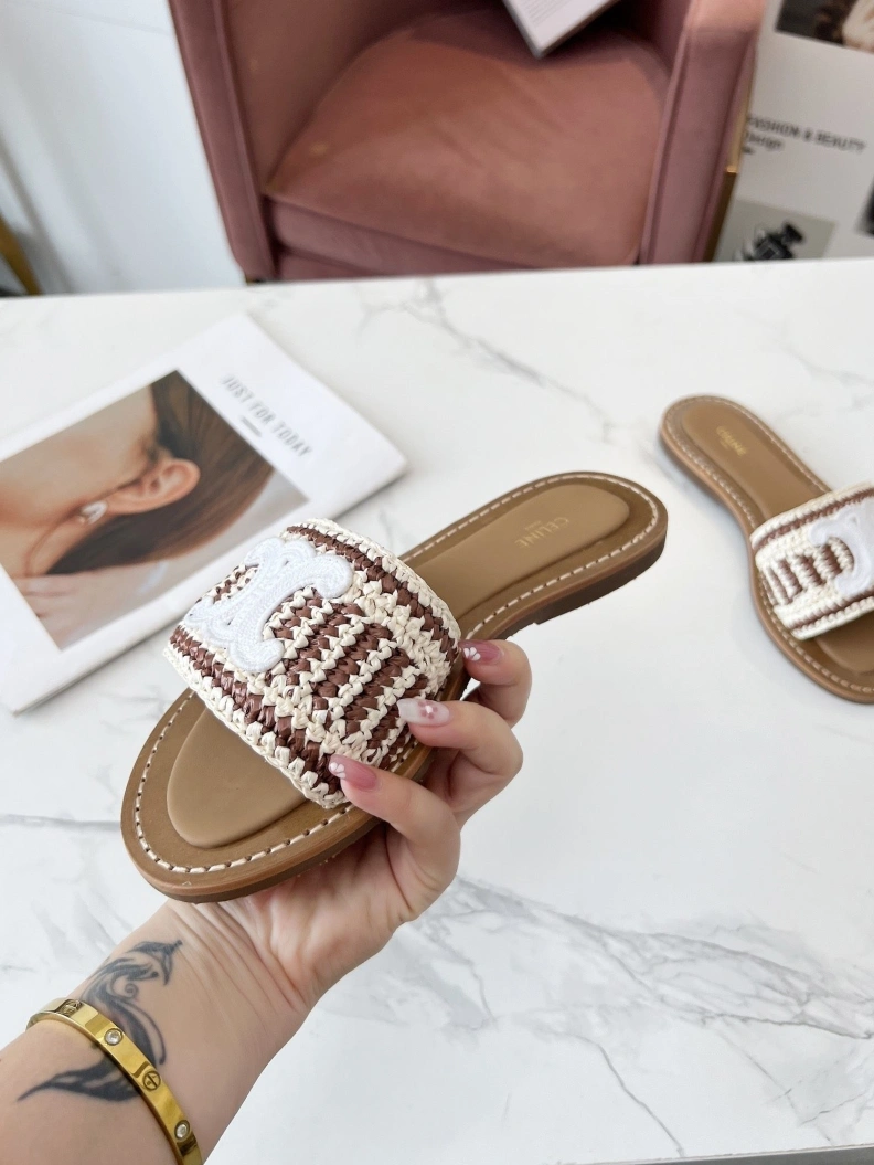 Fashionable Cxlxne Slippers 116236