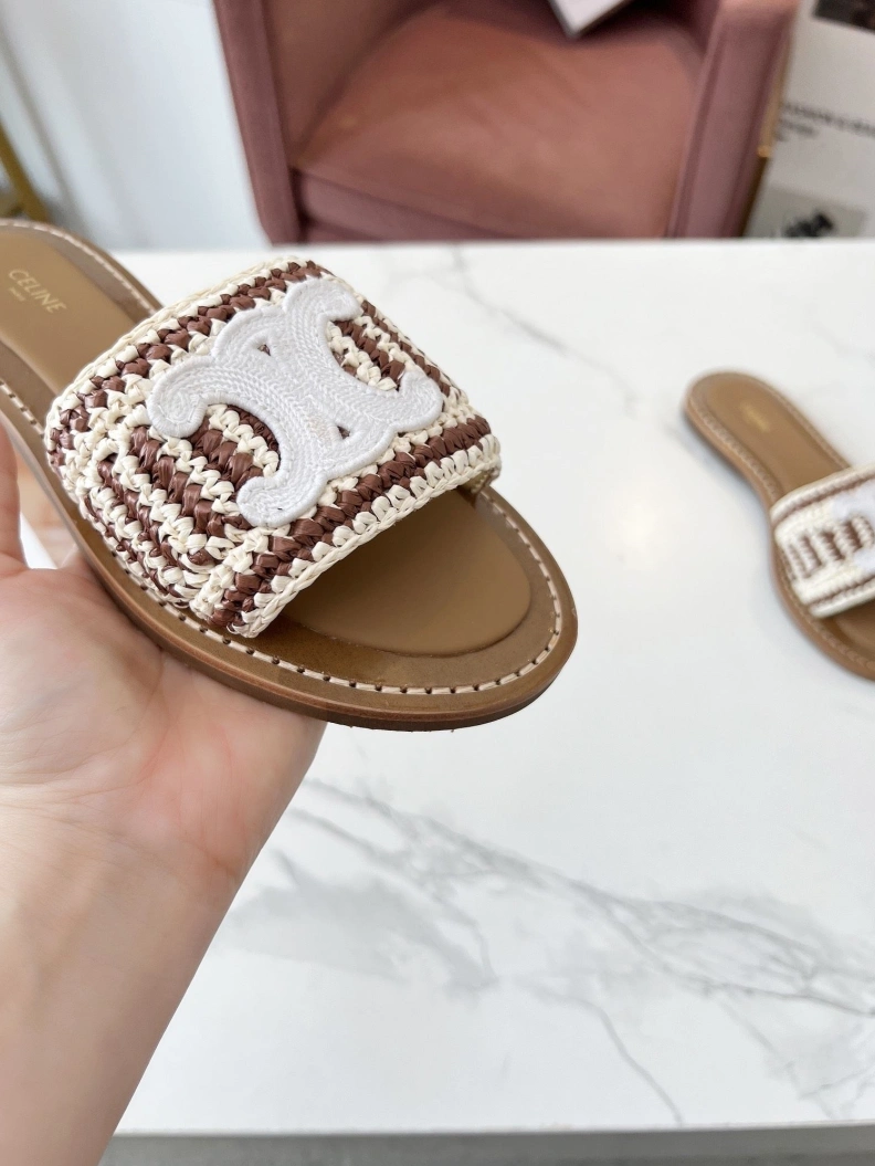 Fashionable Cxlxne Slippers 116236