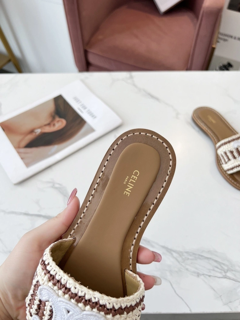 Fashionable Cxlxne Slippers 116236