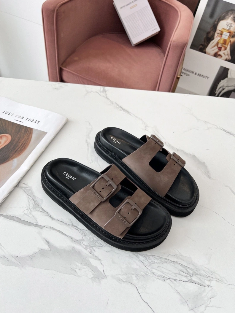 Fashionable Cxlxne Slippers 116200