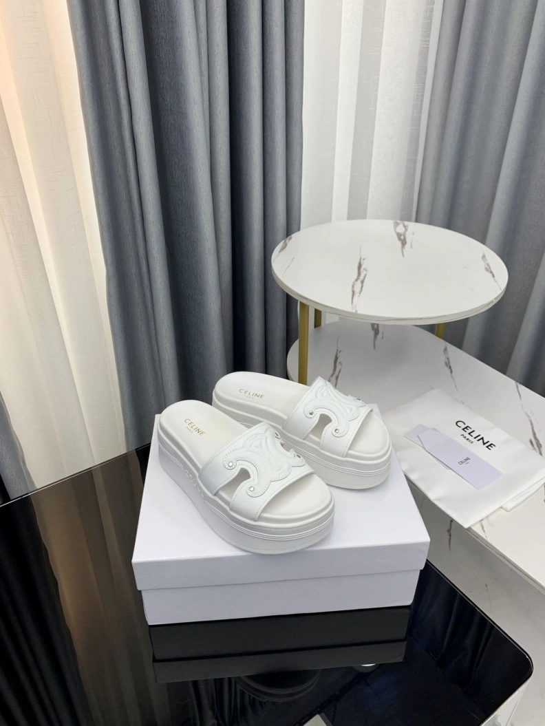 Trendy Cxlxne Slippers 116187
