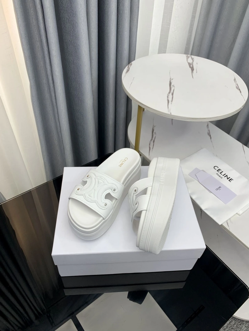 Trendy Cxlxne Slippers 116187