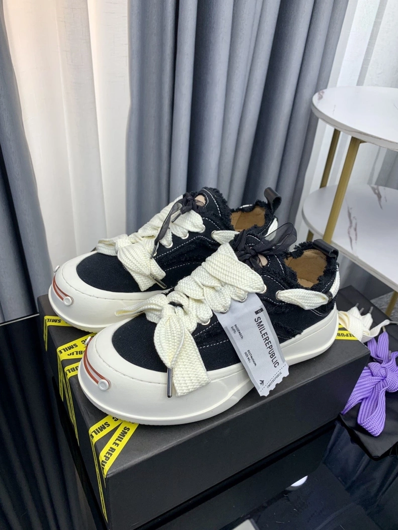 Efficient Othxr Sneakers 212679