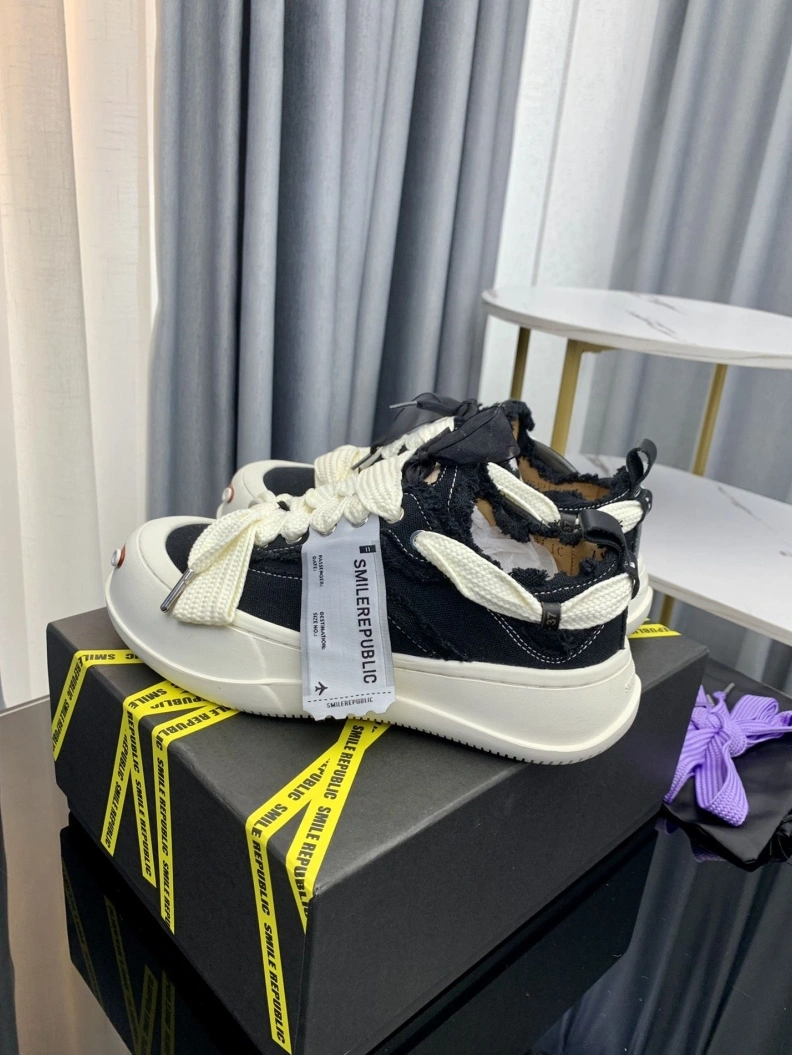 Efficient Othxr Sneakers 212679