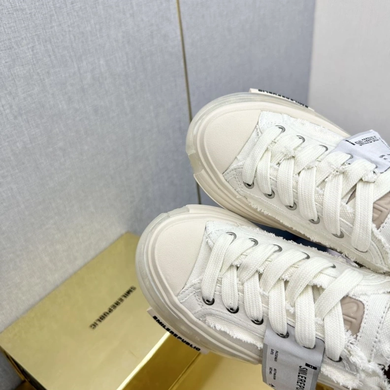 Versatile Othxr Sneakers 212673