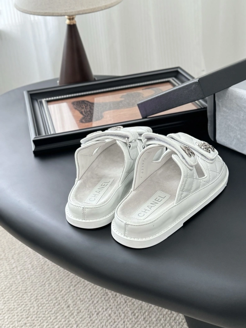 Durable Chxnxl Sandals 121953
