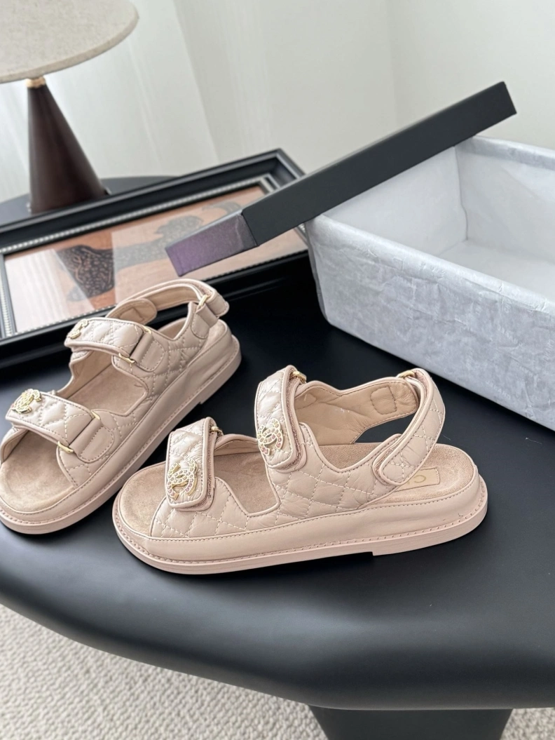 Cozy Chxnxl Sandals 121949