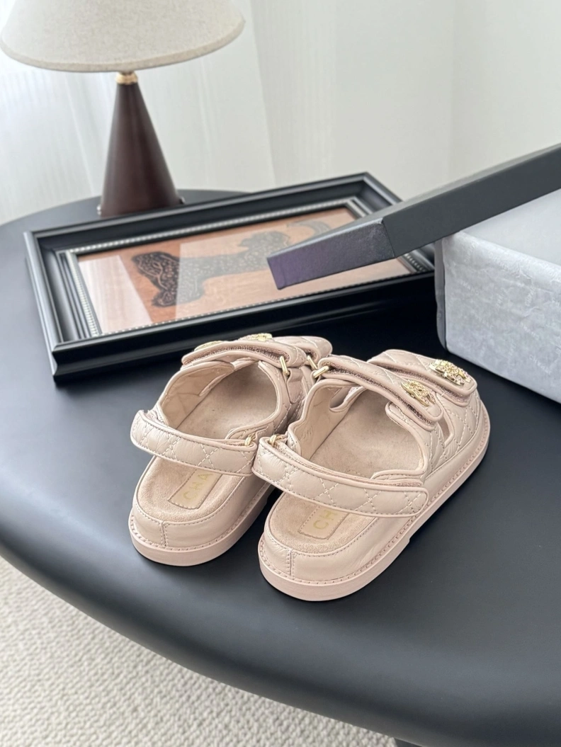 Cozy Chxnxl Sandals 121949