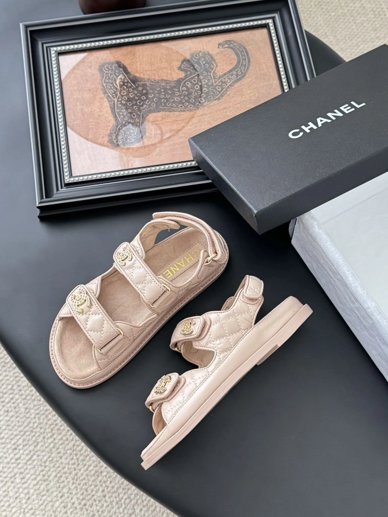 Cozy Chxnxl Sandals 121949