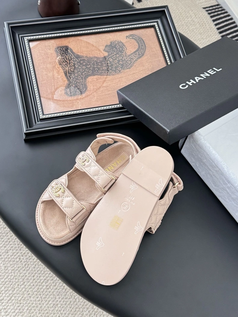 Cozy Chxnxl Sandals 121949