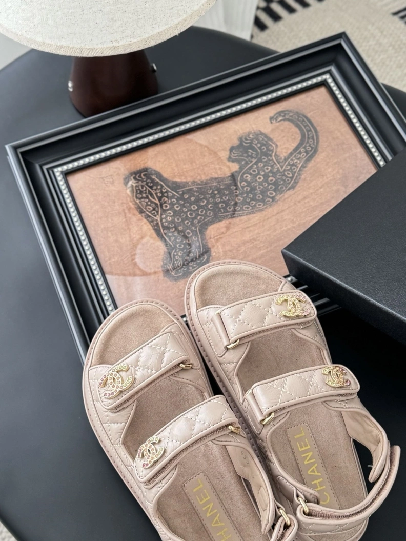 Cozy Chxnxl Sandals 121949