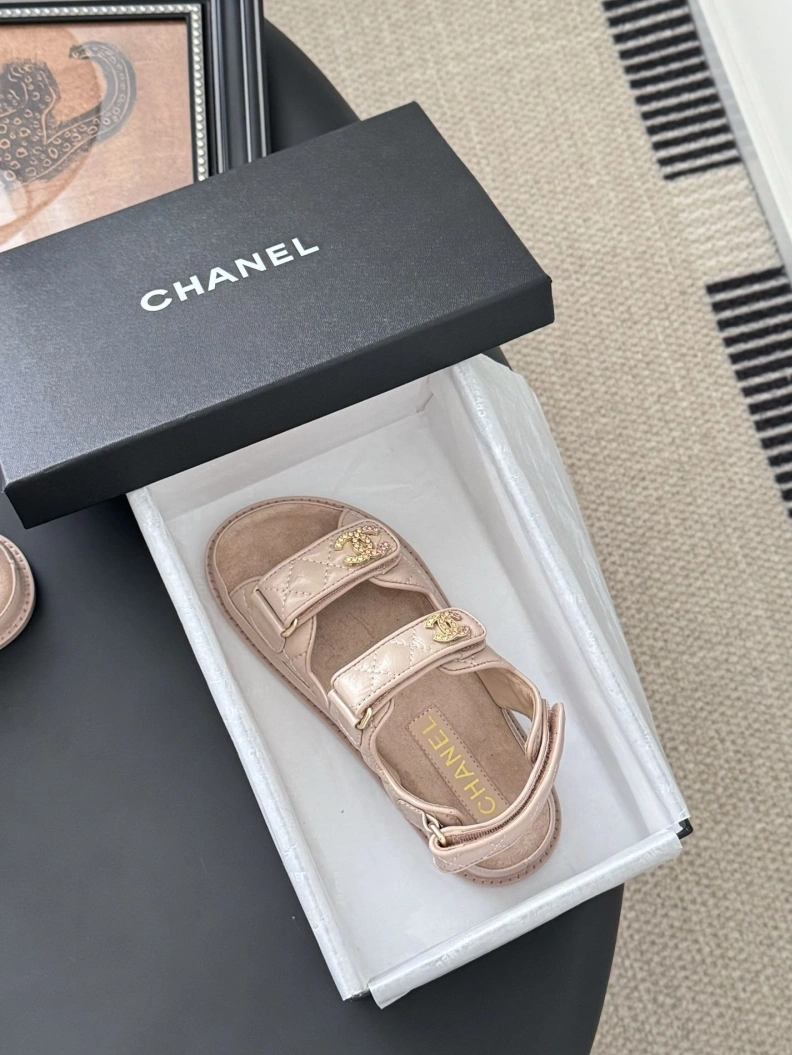 Cozy Chxnxl Sandals 121949