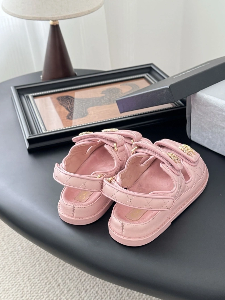 Reliable Chxnxl Sandals 121948