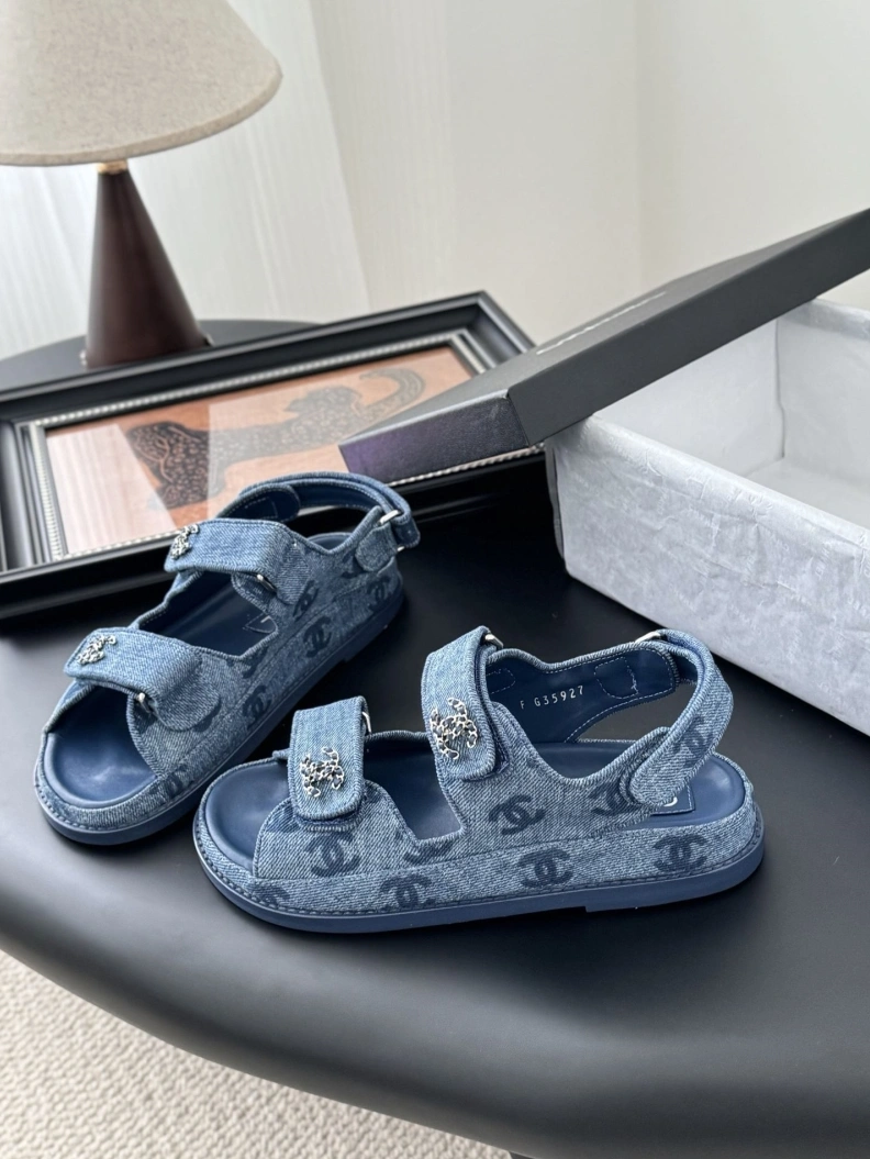 Reliable Chxnxl Sandals 121916