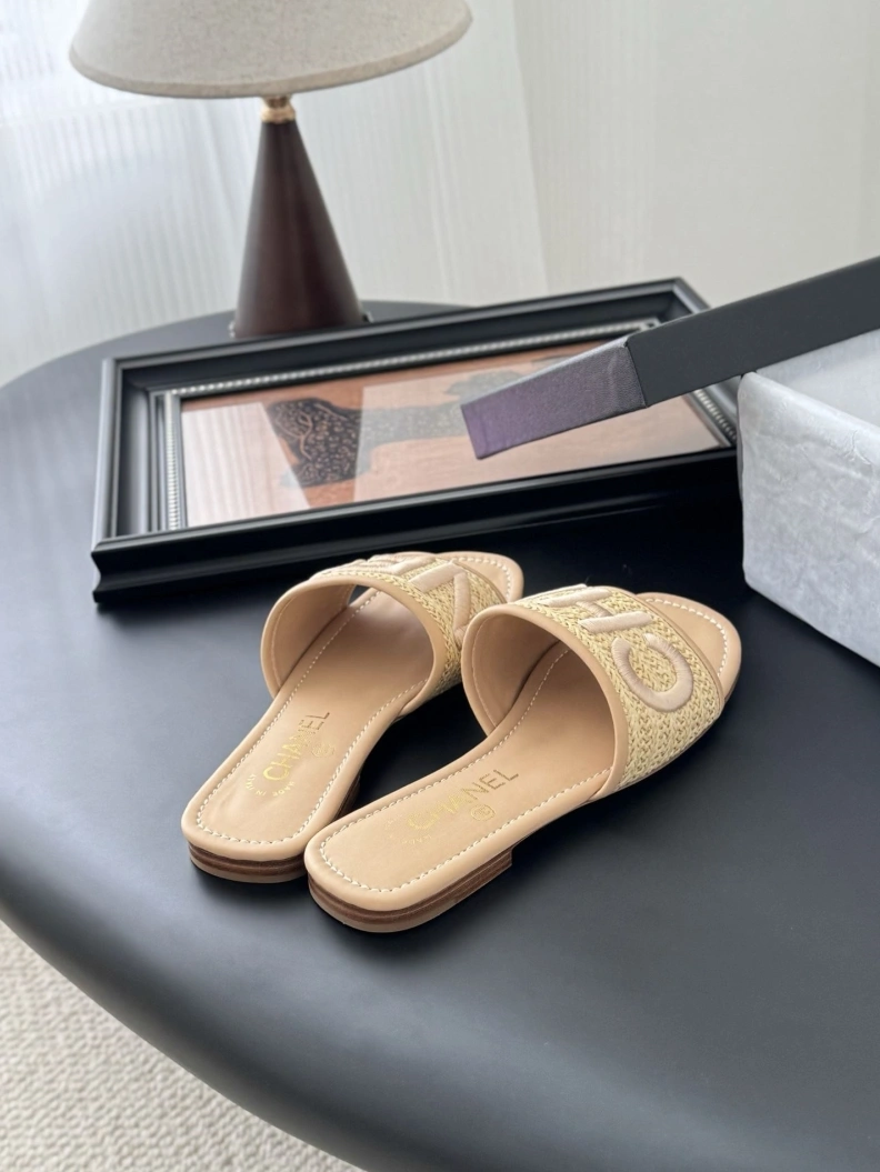 Chxnxl Slippers StreetReady 121832