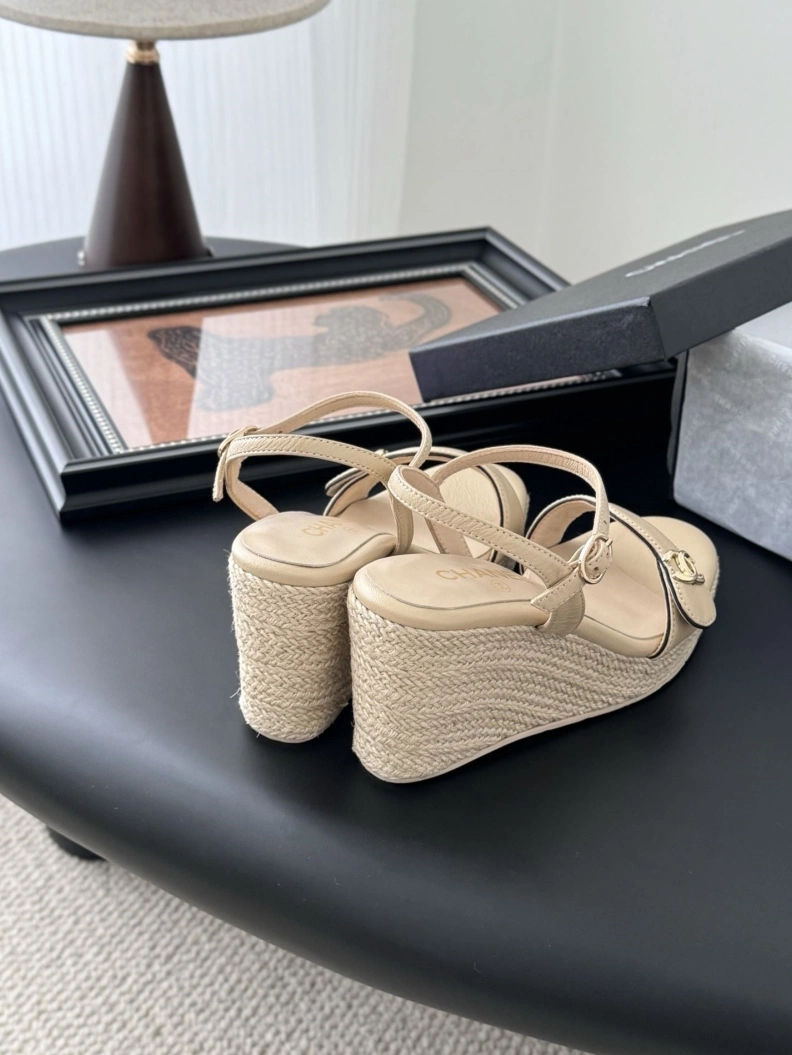 Reliable Chxnxl Slippers 121826