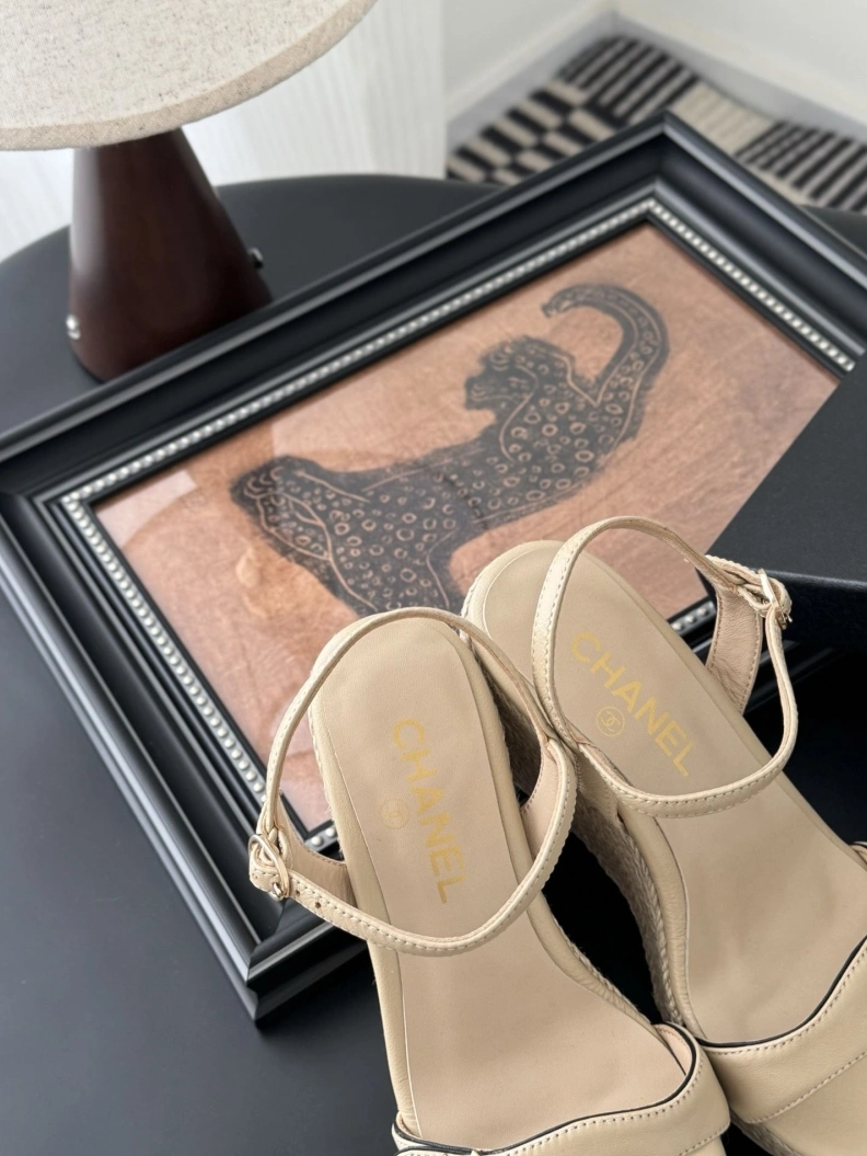 Reliable Chxnxl Slippers 121826