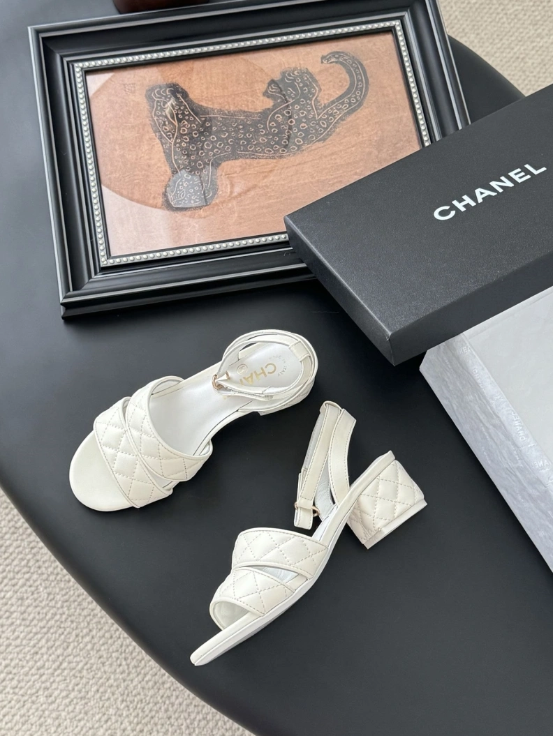 Comfortable Chxnxl Sandals 121923