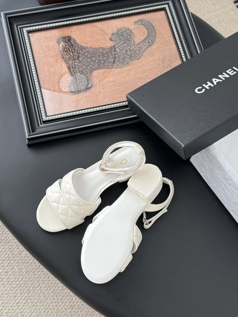 Comfortable Chxnxl Sandals 121923