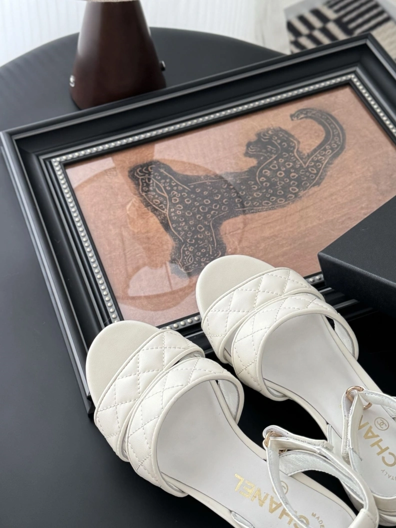 Comfortable Chxnxl Sandals 121923