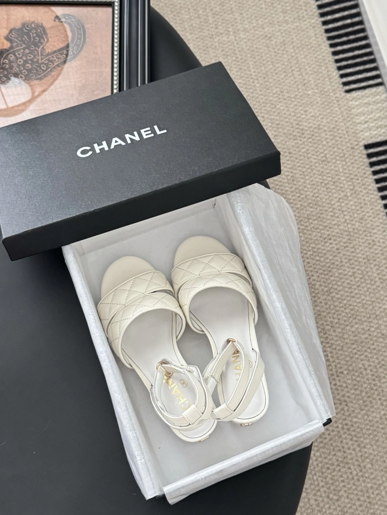Comfortable Chxnxl Sandals 121923
