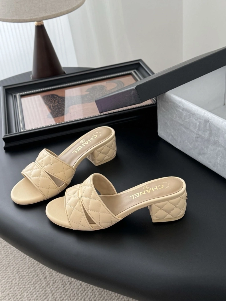 Fashionable Chxnxl Sandals 121909