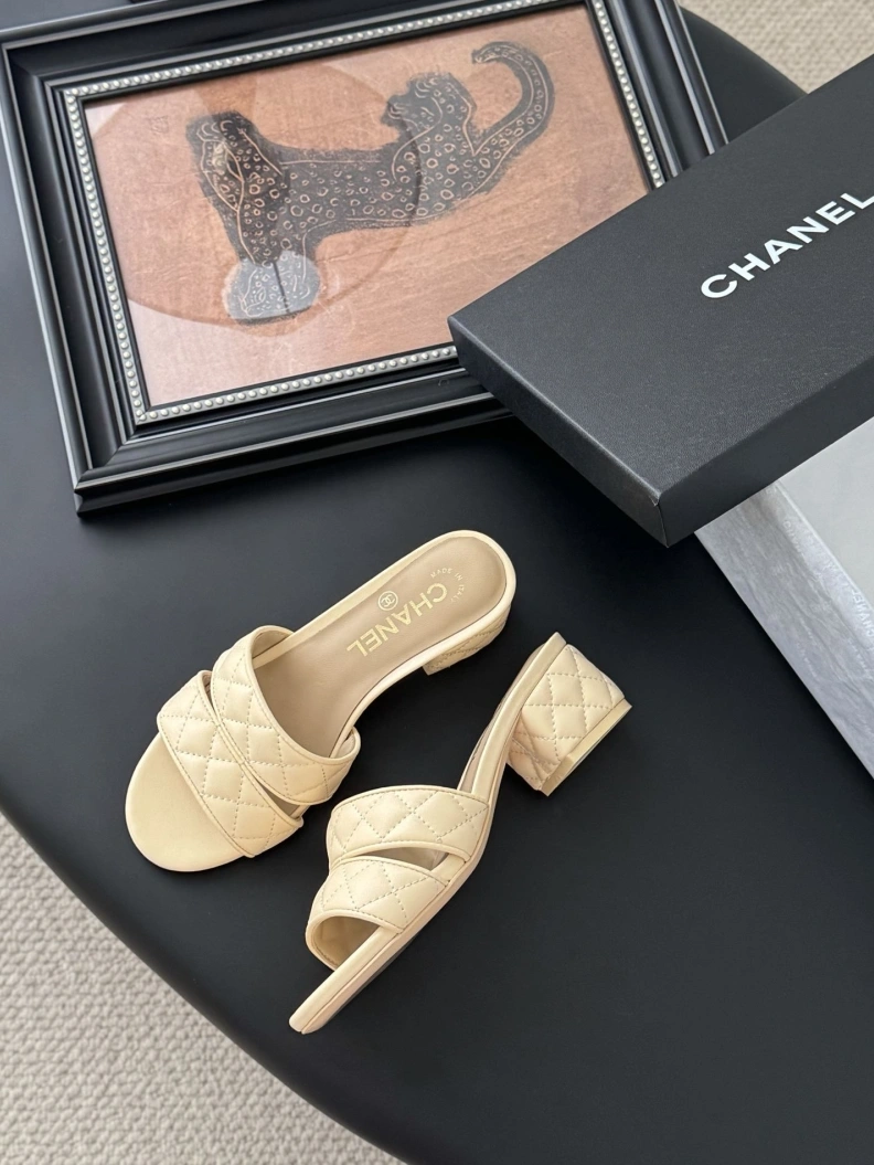 Fashionable Chxnxl Sandals 121909