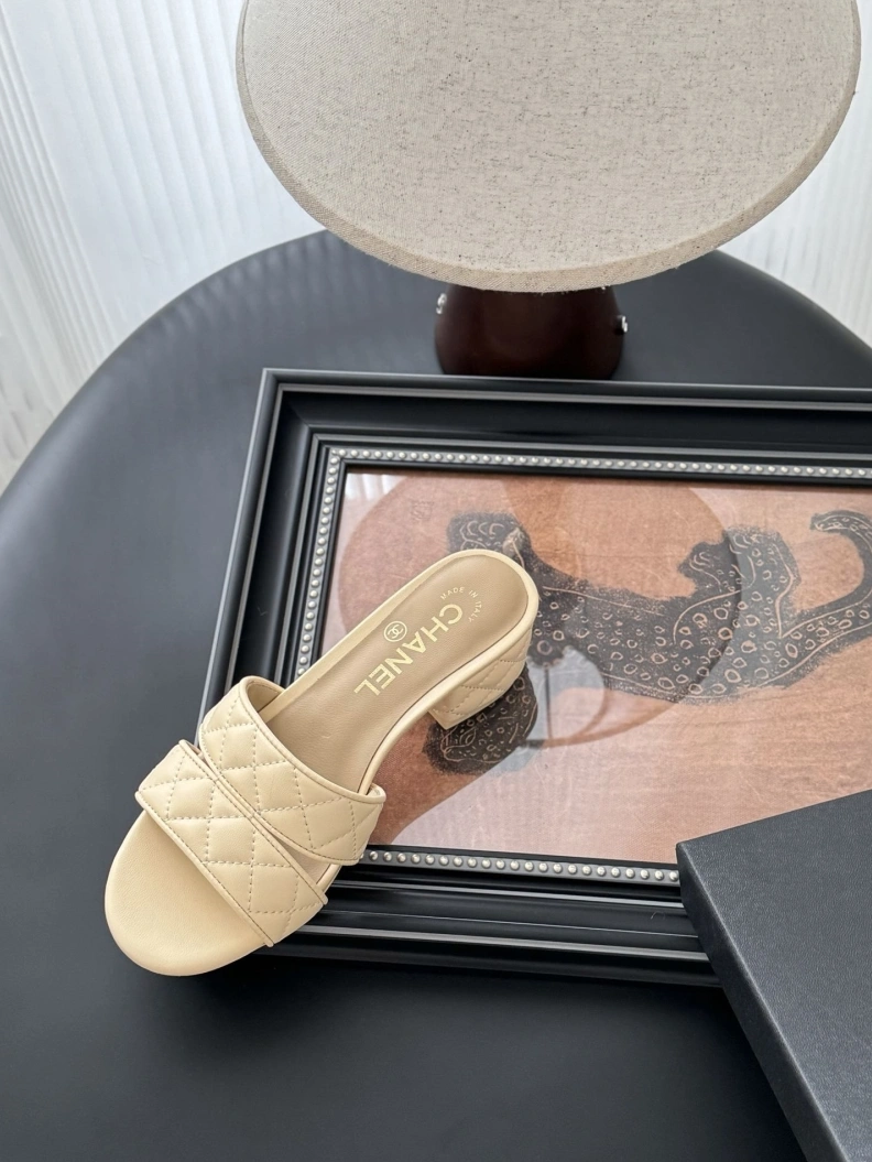 Fashionable Chxnxl Sandals 121909