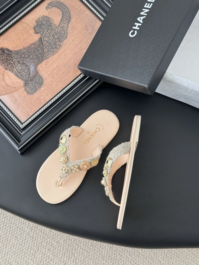 Breathable Chxnxl Sandals 121911